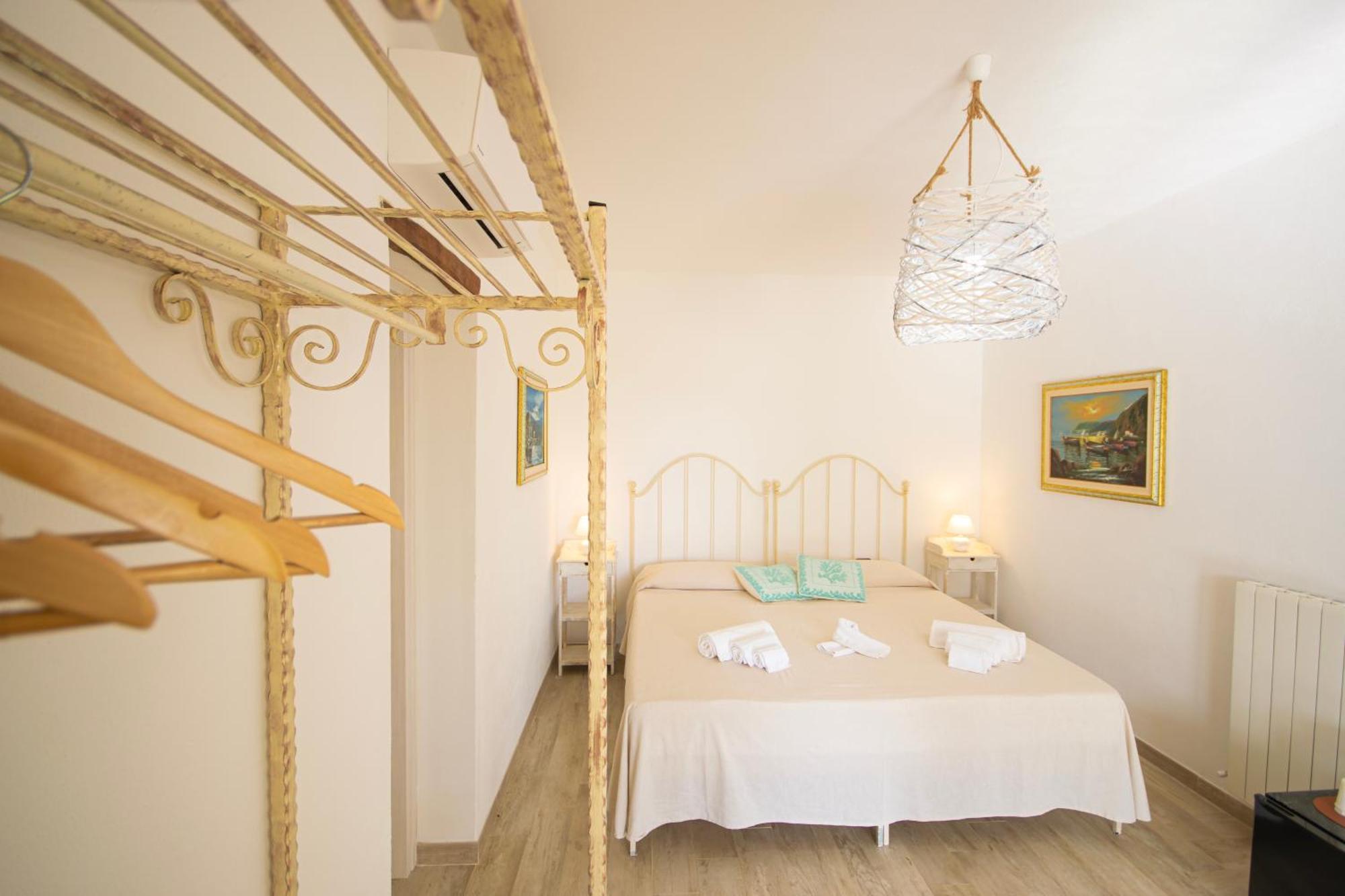 Hotel Essenza Di Mirto لا كاليتا الغرفة الصورة