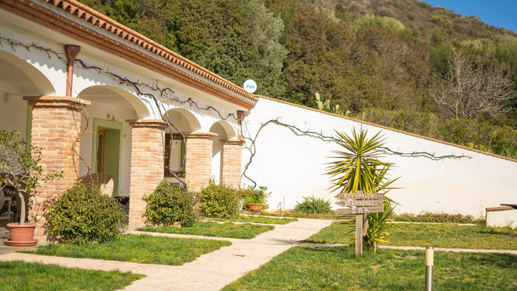 Hotel Essenza Di Mirto لا كاليتا المظهر الخارجي الصورة